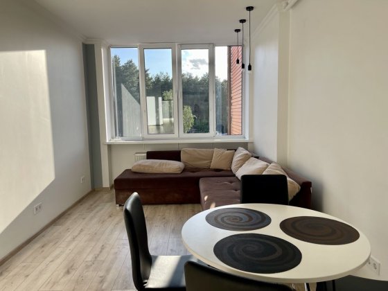 Продаж просторої квартири з ремонтом, меблями! Зручний виїзд до Києва! Ірпінь