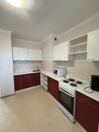 Простора світла однокімнатна, ЖК Атлант,низький поверх - фото 1