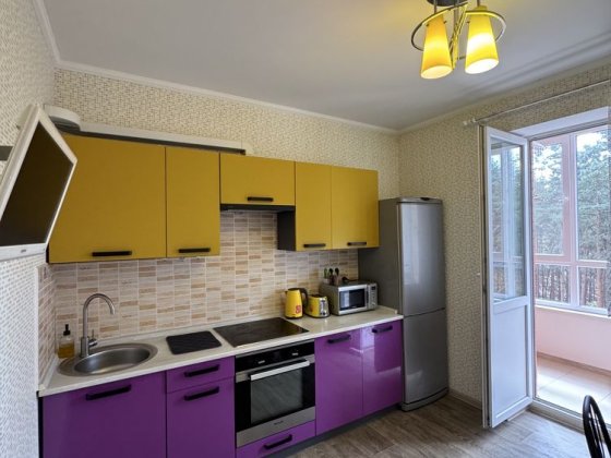 Велика однокімнатна 44 м2 з балконом!Видова на ліс! Центральний парк! Ірпінь