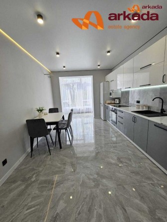 Продаж 2 кімнатна з  ремонтом 5 хв до центру - фото 1