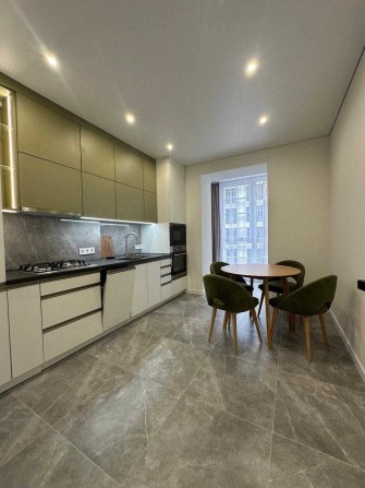 Мрія молодої сім’ї - простора квартира з гардеробною та великою кухнею - фото 1