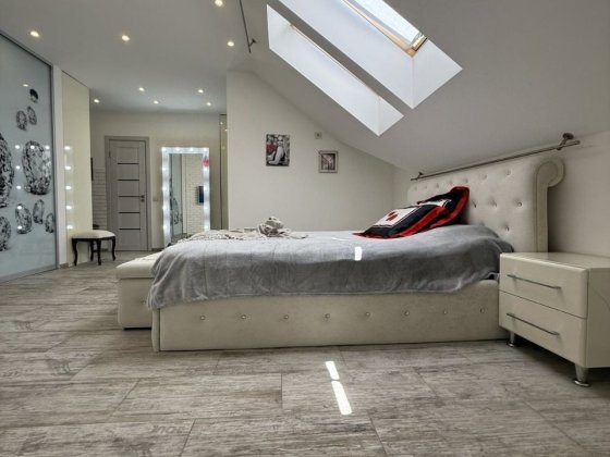 1кімнатна 35 м кв з автономним опаленням і парковкою в Бучі Буча