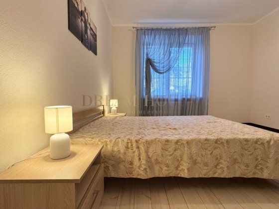 Простора 2-кімнатна біля Новуса. Газове опалення. Оформлення 2% Буча