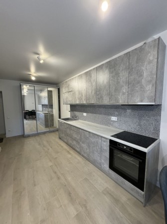 Квартира з новим якісним ремонтом, меблями та технікою - фото 1