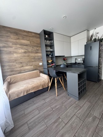 Продаж двокімнатної квартири з сучасним ремонтом, швидкий виїзд наКиїв - фото 1