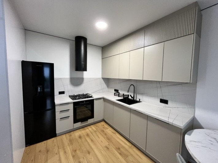 Сучасна квартира в центрі Ірпеня - фото 1