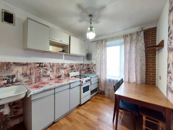 2к квартира в.Надвірнянська (р-н Хоткевича,р-н Майзлі)