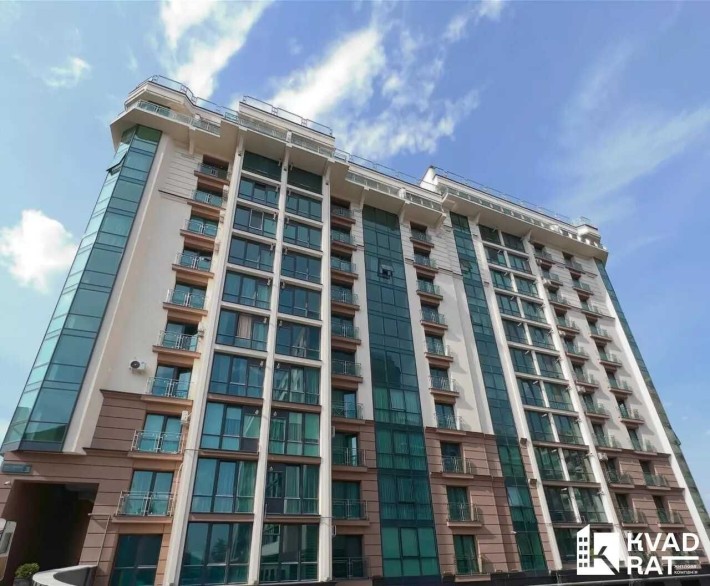 Преміальна 3-к квартира біля озера - фото 1