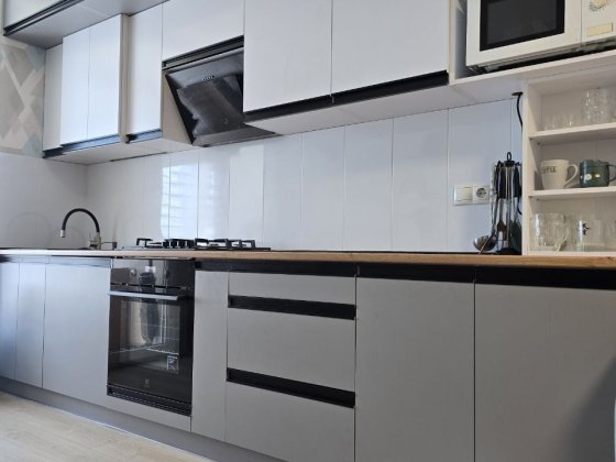 Квартира з якісним ремонтом поруч супермаркети, школа, садочок Ирпень