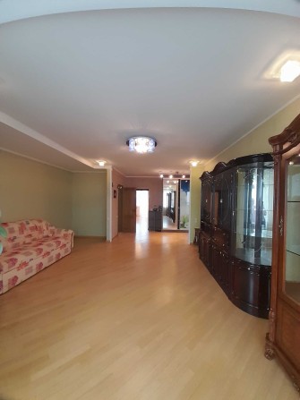 Без комісії, 2к,74м², два балкони, вбудована кухня з технікою, охорона - фото 1