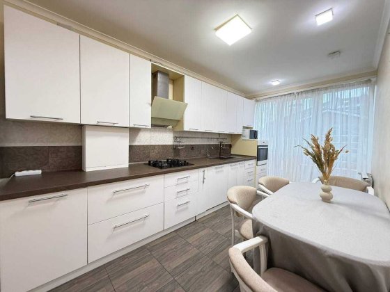 Двокімнатна квартира біля Центрального парку! Сертифікат, Єоселя Ирпень