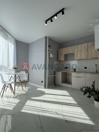 Сучасна світла 1к-кв.З Новим ремонтом! 10 хв до метро Теремки - фото 1