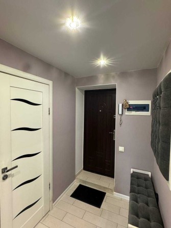 Продаж трьохкімнатної квартири в центрі міста - фото 1