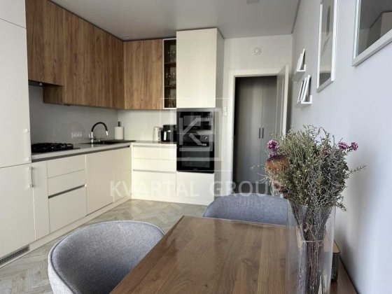 Стильна 2-кімнатна квартира 61 м², розпашонка. МІНІМАЛЬНЕ оформлення! Буча