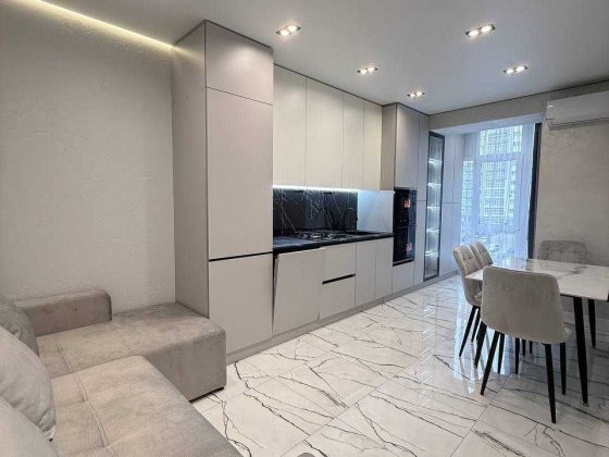 нова велика 1 кім квартира в центрі Ивано-Франковск