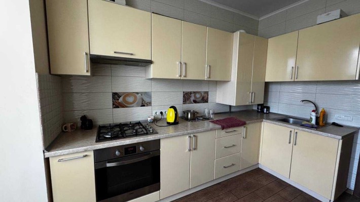 Квартира біля парку, дитячого садка та школи - фото 1