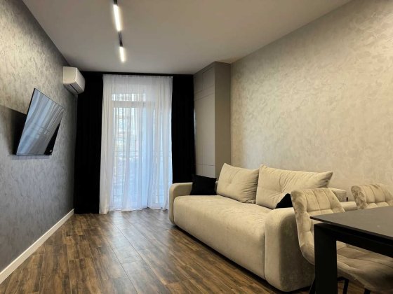 Двокімнатна з ремонтом на комфортному поверсі Івано-Франківськ