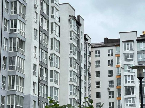 Простора 2-кімнатна квартира з меблями та технікою Ивано-Франковск