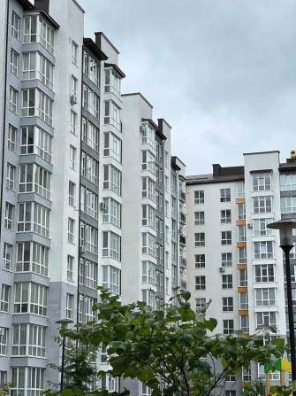 Простора 2-кімнатна квартира з меблями та технікою - фото 1