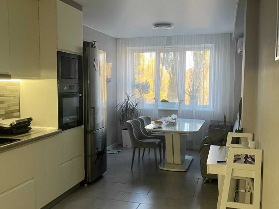 Продам чудову 3-х кімн.,квартиру Грушевського 7 Бровары