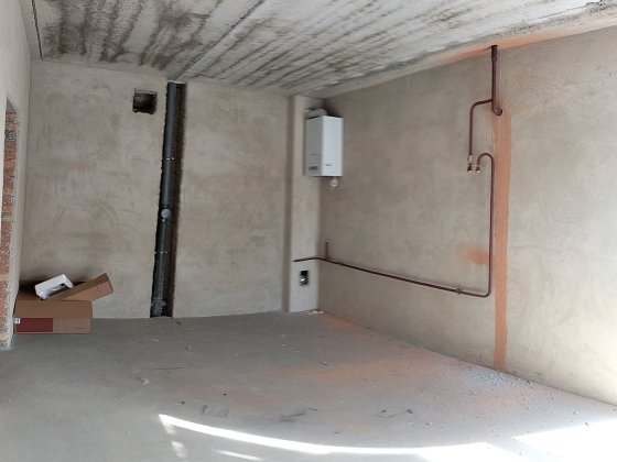 Квартира в зданому будинку, готова до ремонту. Буча