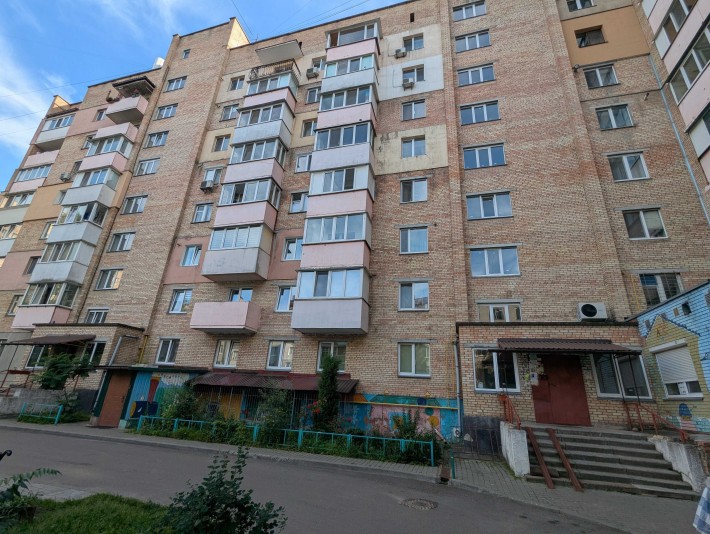 Продам 2-кімнатну квартиру з ремонтом, район Вокзалу - фото 1