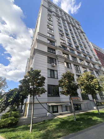 Велика 1-к Квартира з Ремонтом, другий поверх! - фото 1