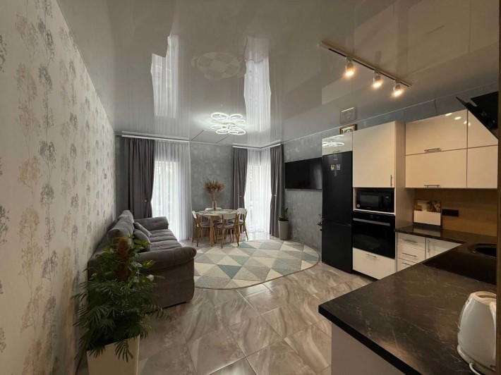 Двокімнатна квартира. Мінімальне оформлення - фото 1