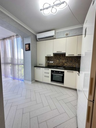 Класна двушка із мінімальним оформленням! Свіжий ремонт! - фото 1