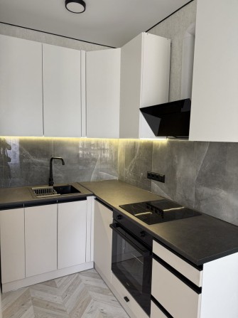 Квартира поруч з набережною. Без комісії! - фото 1