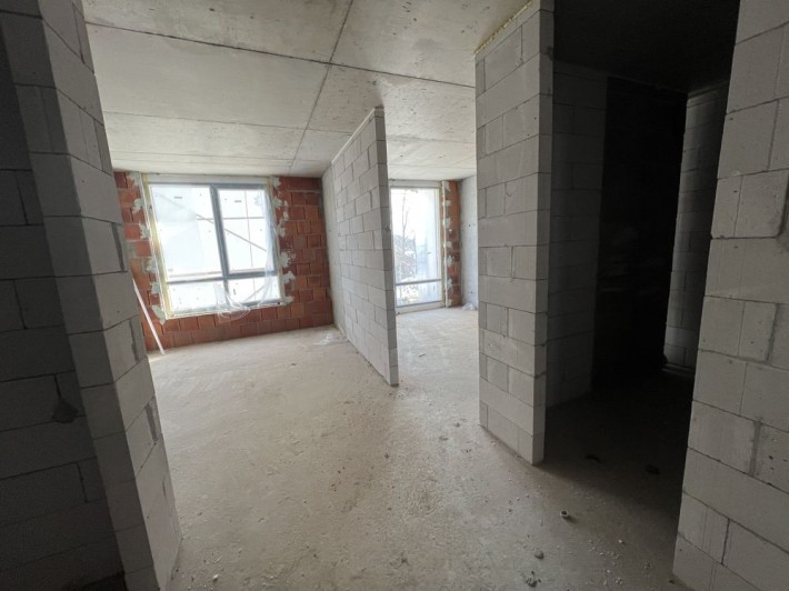 Суперціна 1кім Чорновола біля парку - фото 1