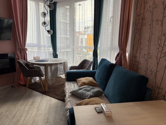 Велика однокімнатна На Прорізній! Буча