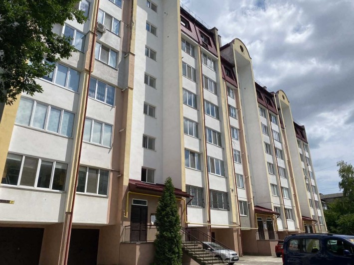 Продаж трикімнатної квартири неподалік парку та озера - фото 1