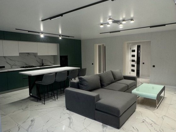 Продаж великої 2к квартири з кухнею-студією в центрі ,вул.Вагилевича Ивано-Франковск