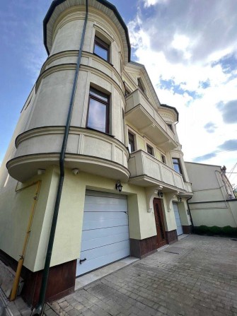 Розкішна 2 кімнатна в будинку на дві квартири + гараж - фото 1