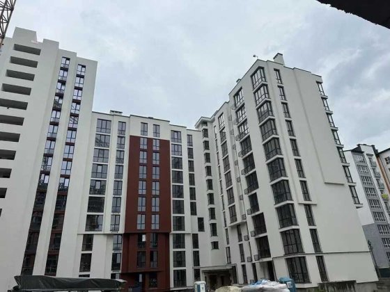 Простора однокімнатна квартира в сучасному ЖК Ивано-Франковск