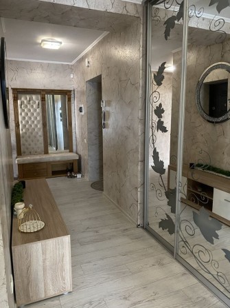 Продаж 3 кімнатної квартири зі стильним ремонтом м-н Каскад - фото 1