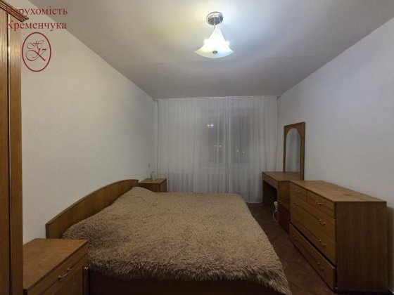 Трикімнатна квартира в центрі / Перемоги Кременчуг