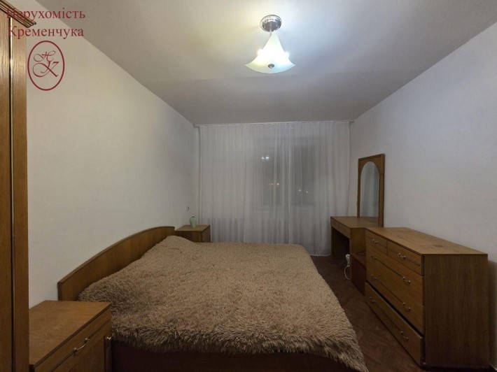 Трикімнатна квартира в центрі / Перемоги - фото 1