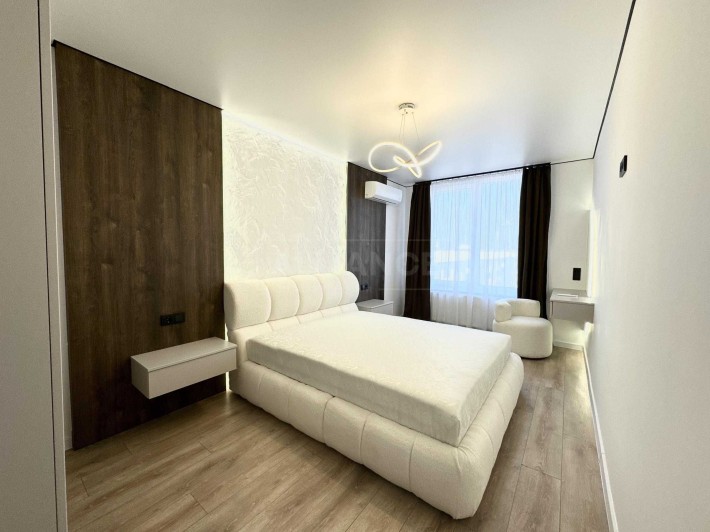 1км квартира з ремонтом у сучасному будинку - фото 1