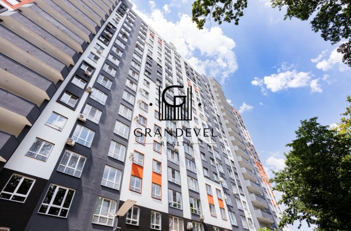 Продаж / Квартира - фото 1