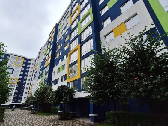 Простора однокімнатна квартира без ремонту з нестандартним плануванням Буча