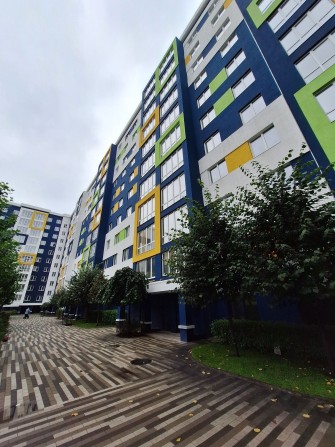 Простора однокімнатна квартира без ремонту з нестандартним плануванням - фото 1