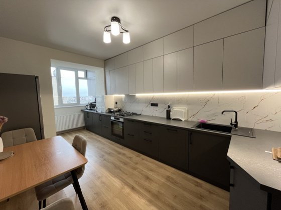 Продається простора 3 кім. пл.105 м2. Постанови. Ивано-Франковск