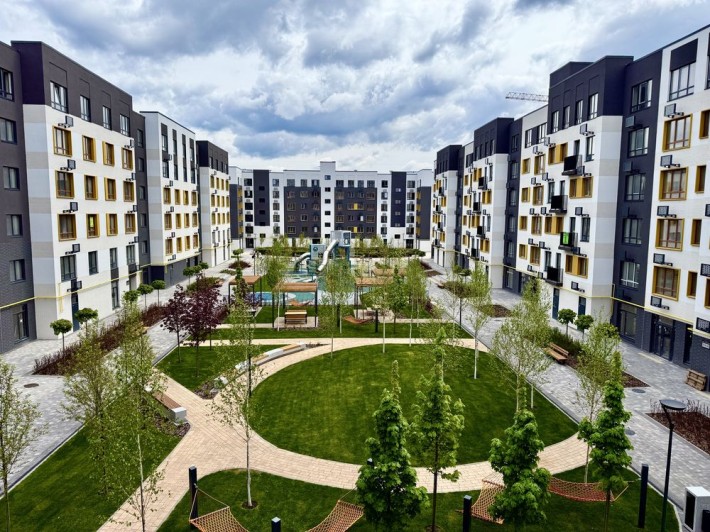 Квартира з видом на набережну. Газ, будинок з ліфтом - фото 1