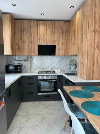 Гарна 1км квартира в спокійному районі! Заходи і живи - фото 1