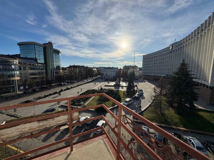 3к біля Білого Дому Польський Люкс Постанови - фото 1