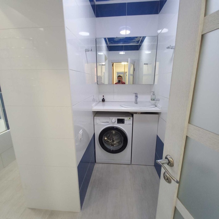 Двокімнатна квартира з ремонтом та неймовірною терасою! - фото 1