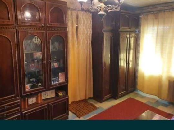 Продам три кімнатну квартиру  по вул Бірюзова Кривой Рог