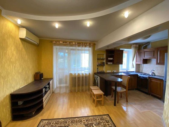 Двухкомнатная квартира, р-н пл. Артёма, ул. В. Великого Кривой Рог